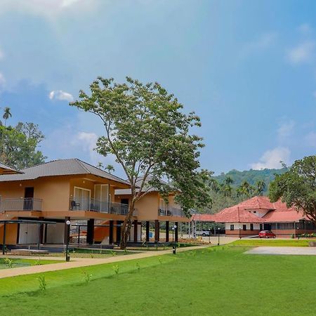 Sterling Vythiri Wayanad Hotel Buitenkant foto