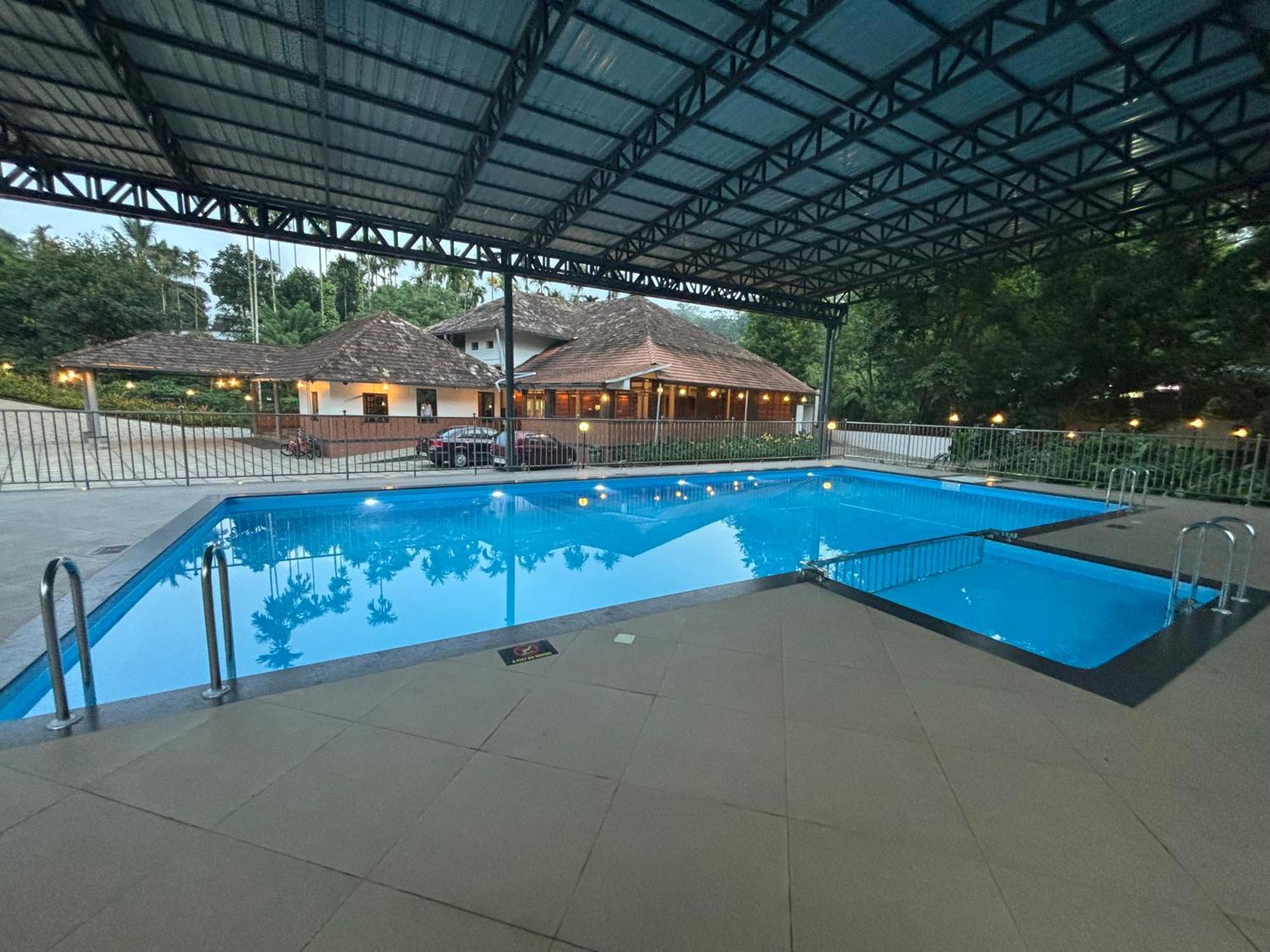Sterling Vythiri Wayanad Hotel Buitenkant foto
